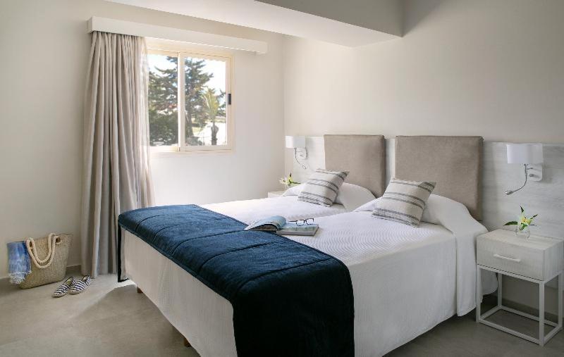 Готель Louis Paphos Breeze Klorakas Номер фото